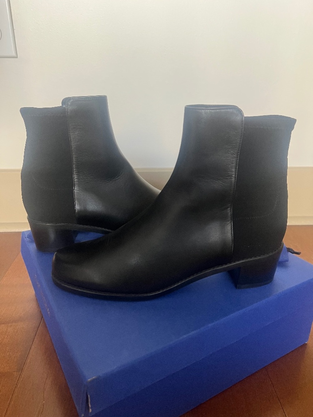Stuart Weitzman Easyon reserve boots